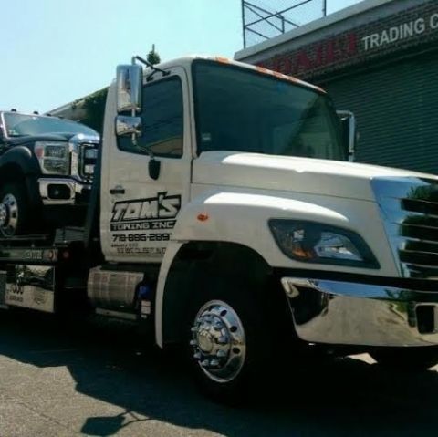Tom's towing